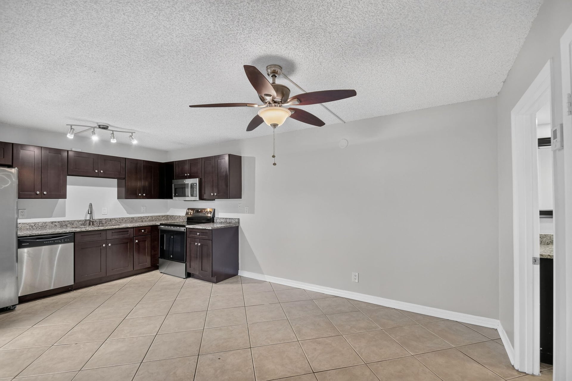 Residence photo 10