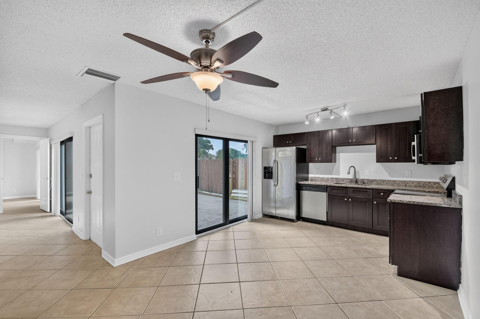 Residence photo 15