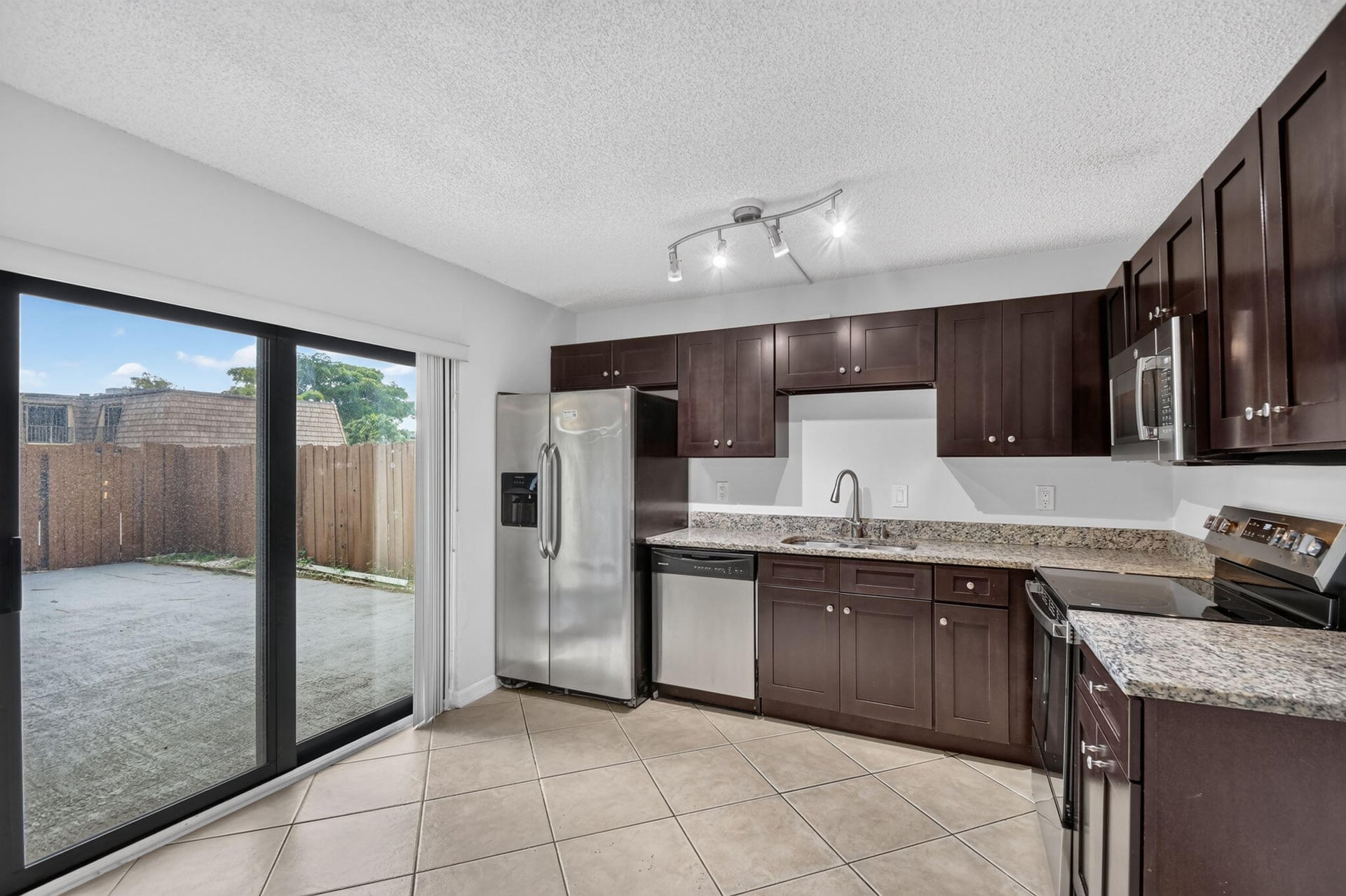 Residence photo 18
