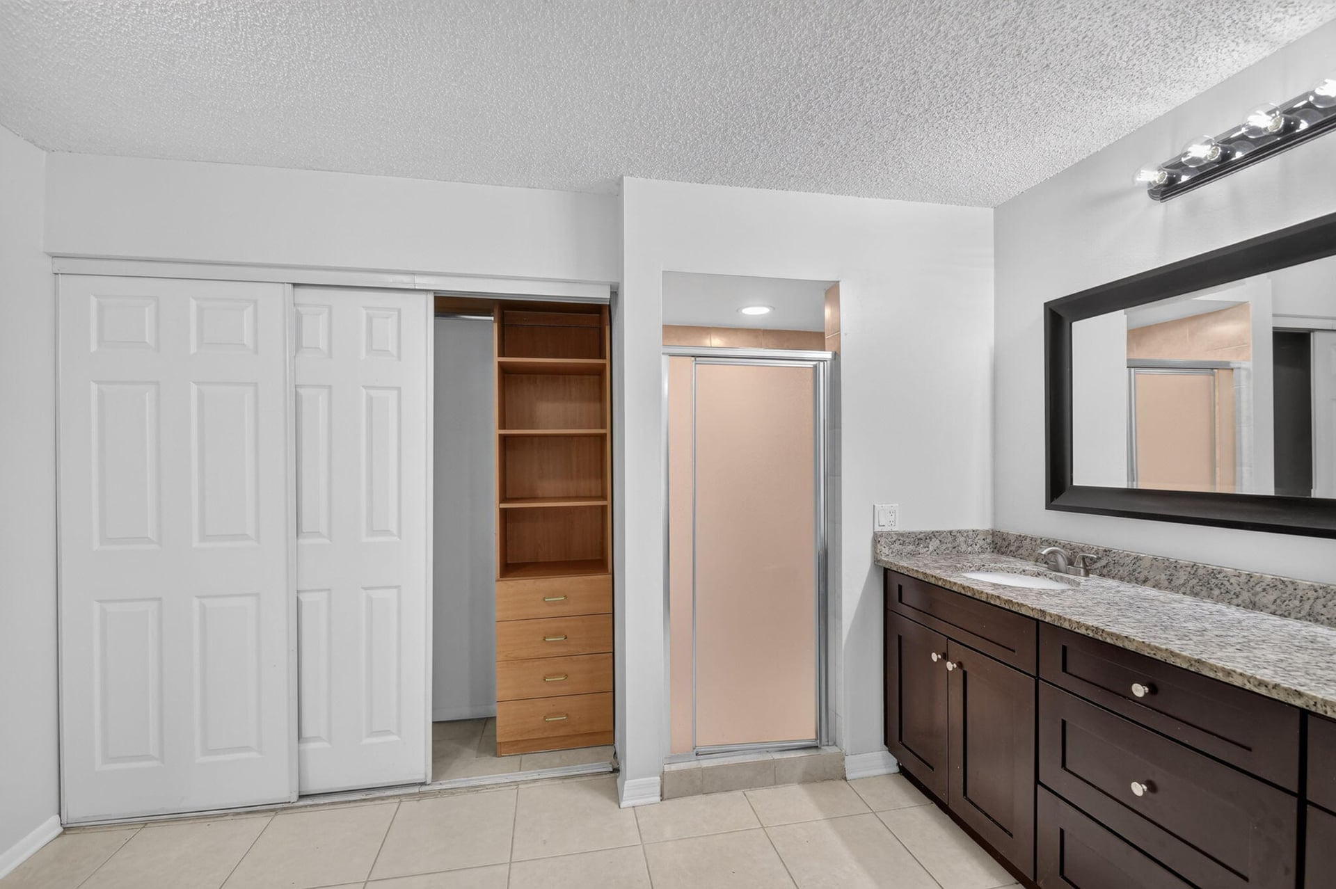 Residence photo 33