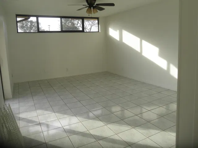 Residence photo 2