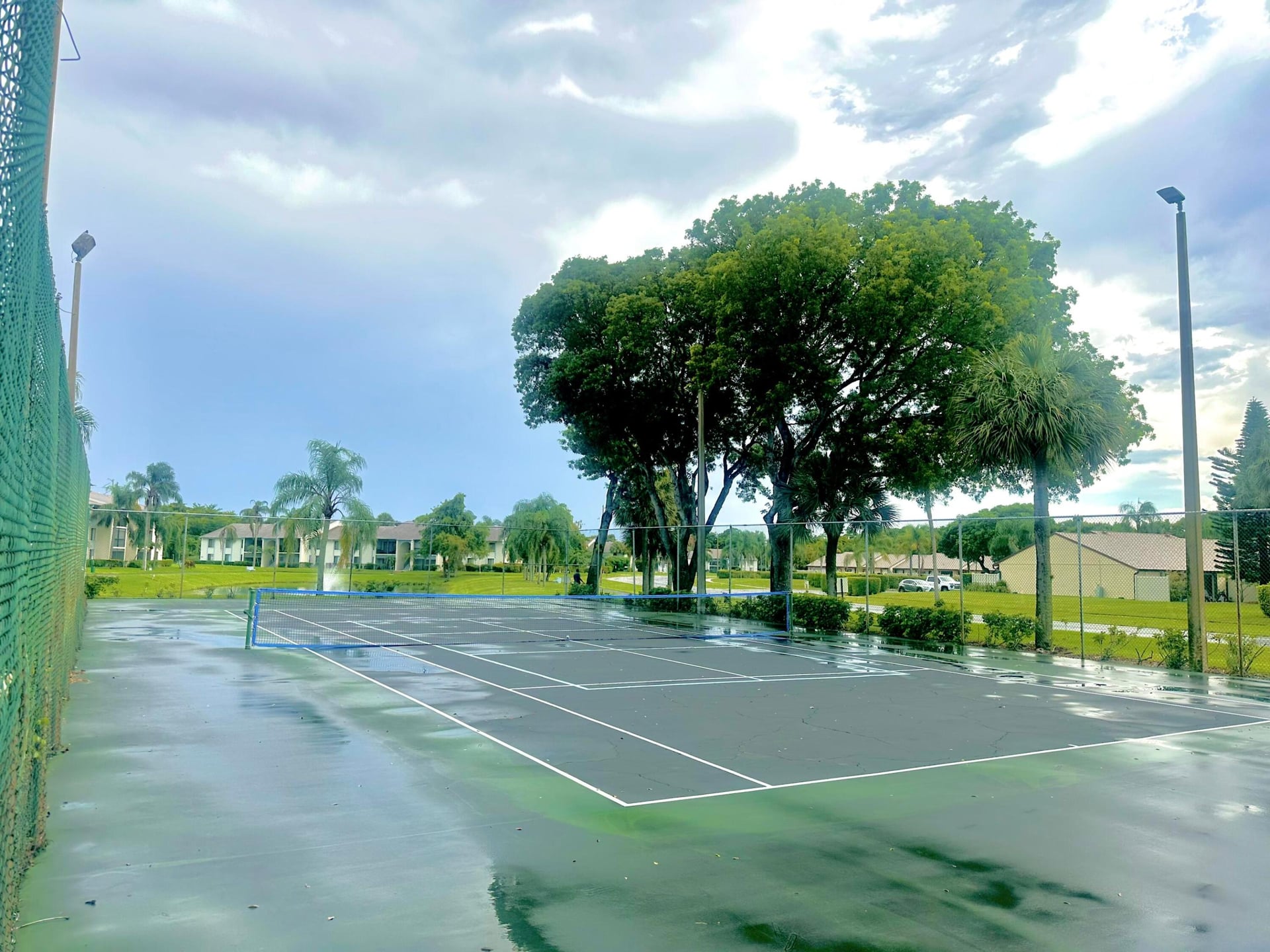 Unit G1 photo 20