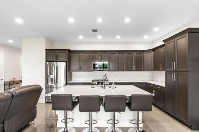 Residence photo 11