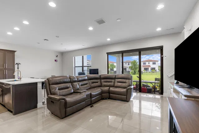 Residence photo 15