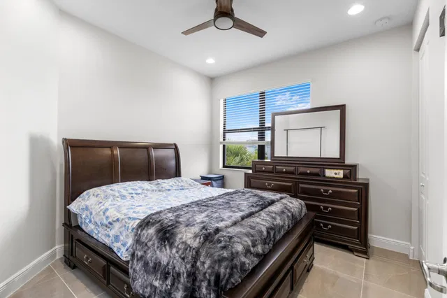 Residence photo 17