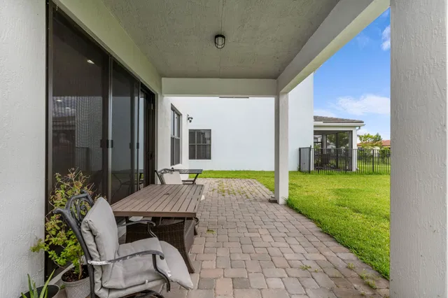Residence photo 24