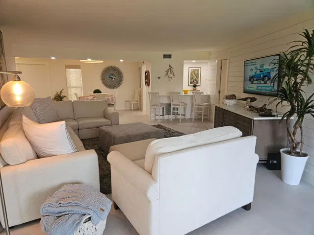  Unit 104 photo 6