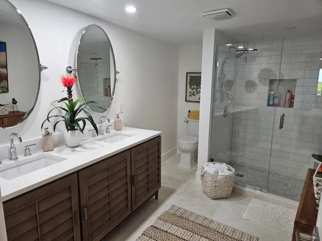  Unit 104 photo 17