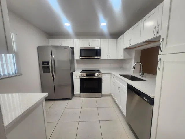 Unit 202 photo 3
