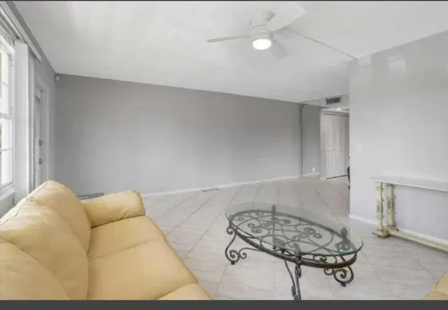 Residence photo 3