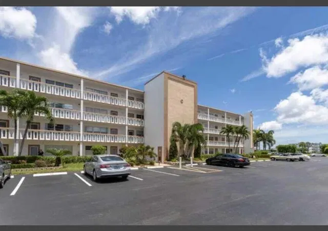 Residence photo 12