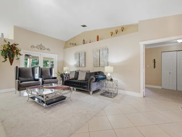  Residence photo 5