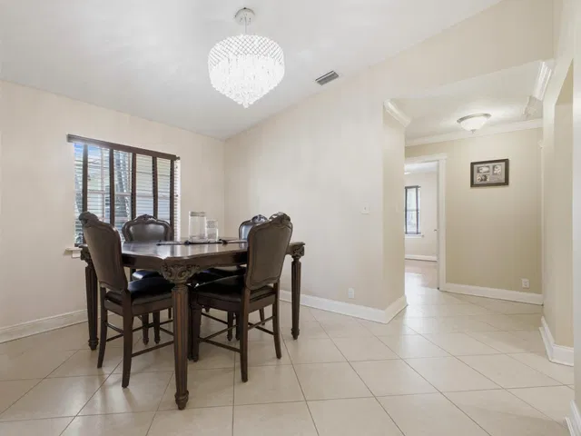  Residence photo 9