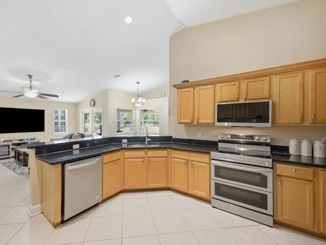  Residence photo 11