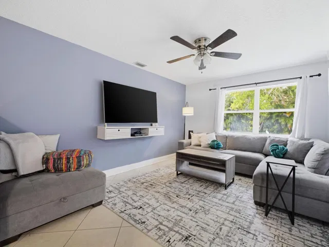  Residence photo 34