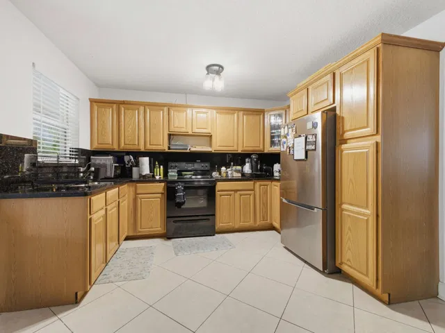  Residence photo 35