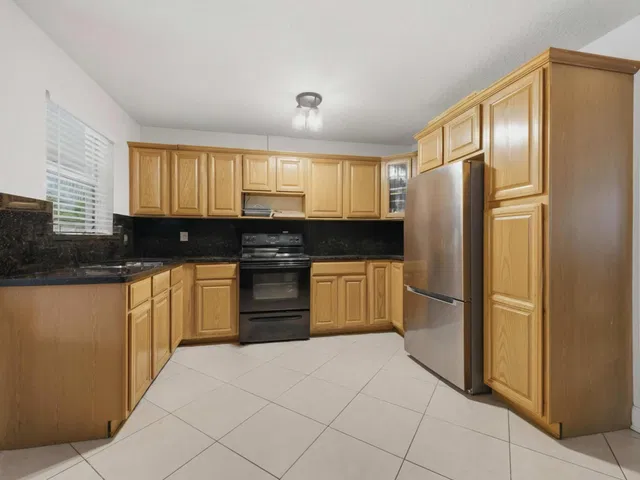  Residence photo 36