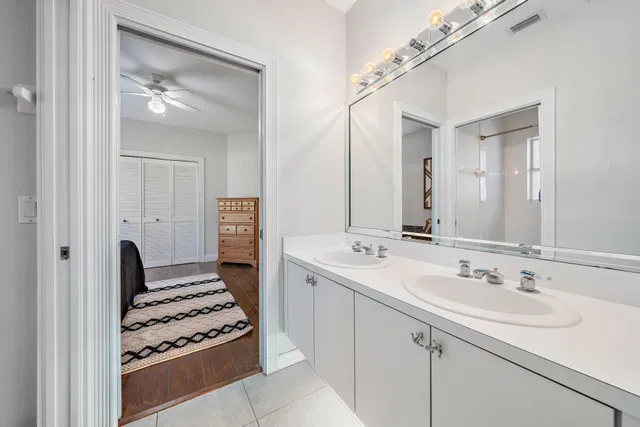 Residence photo 30