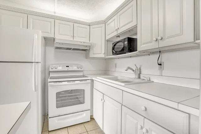  Unit 110 photo 15