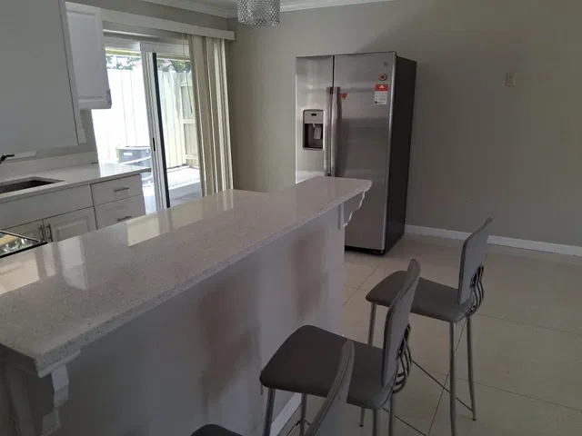Residence photo 3