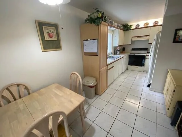  Residence photo 5