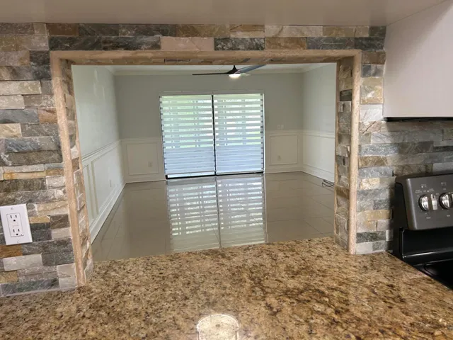 Unit 115 photo 2