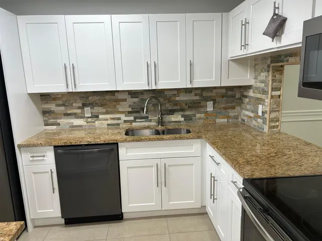 Unit 115 photo 5