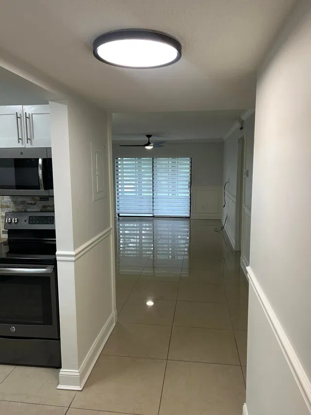 Unit 115 photo 9