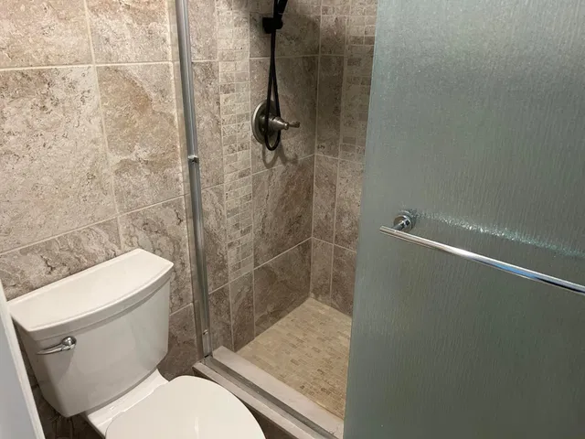 Unit 115 photo 19