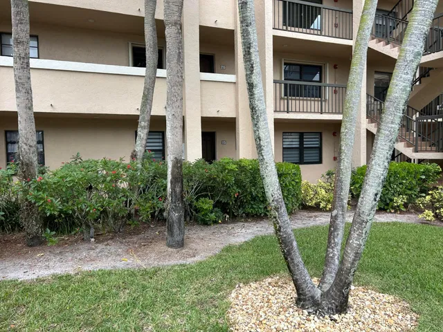 Unit 115 photo 23