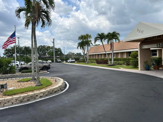 Unit 115 photo 27