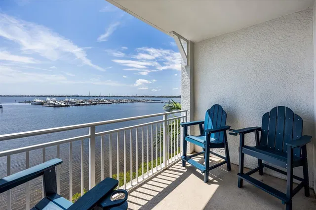 Harborage Yacht Club Unit 302 photo 32