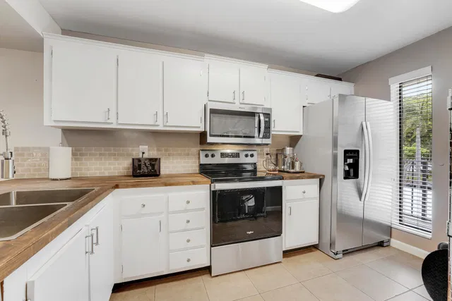 Boca Raton Unit 204 photo 4