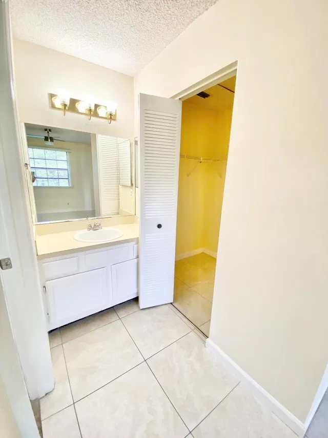  Unit L229 photo 5