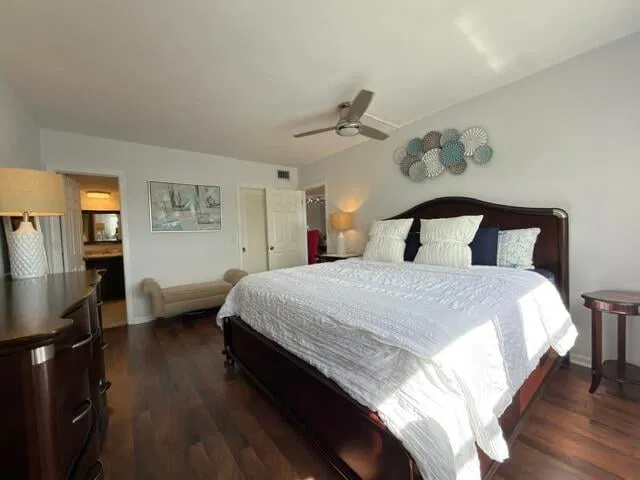 Unit 306 photo 14