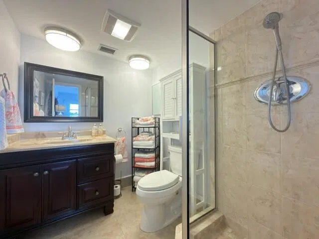 Unit 306 photo 16