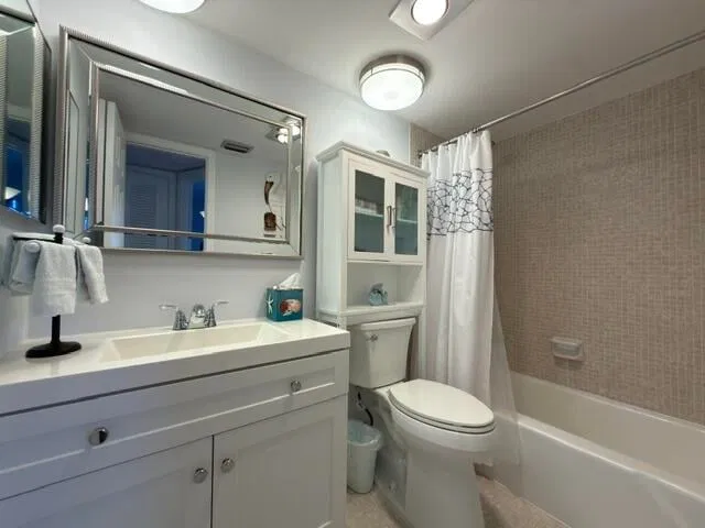 Unit 306 photo 19