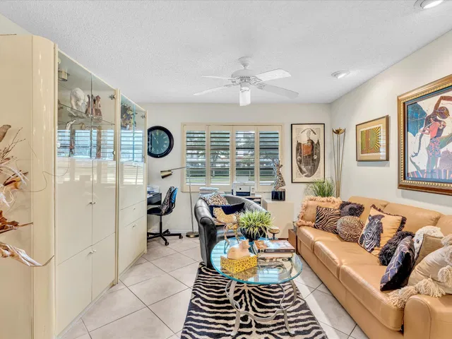 Residence photo 10