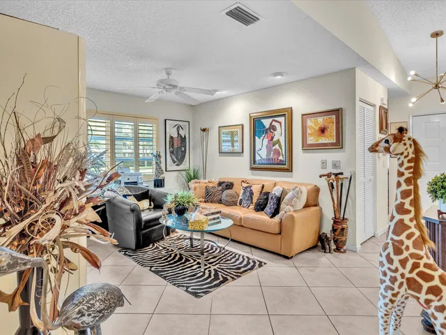 Residence photo 11