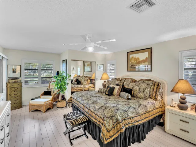 Residence photo 19