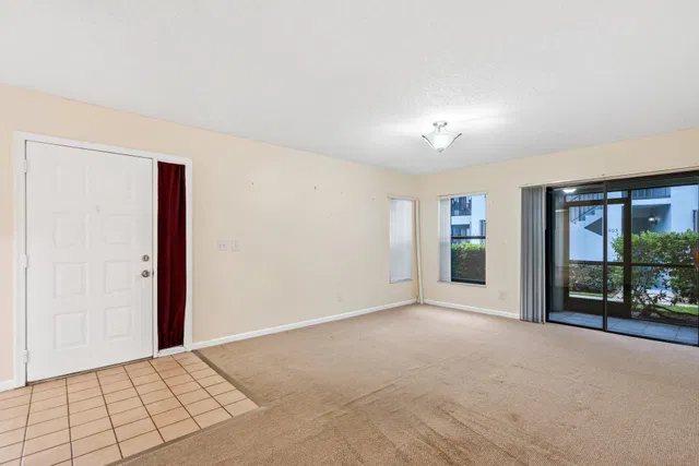 Unit 402 photo 5
