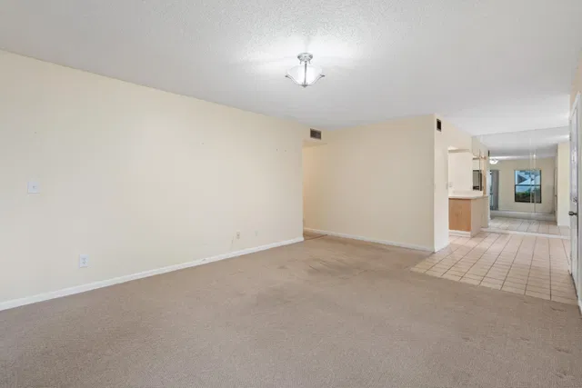 Unit 402 photo 6