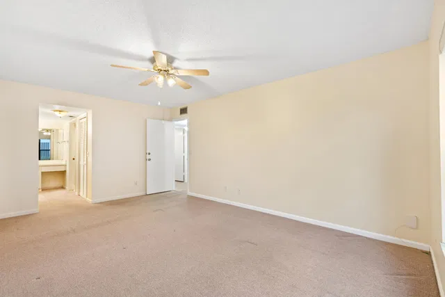Unit 402 photo 15