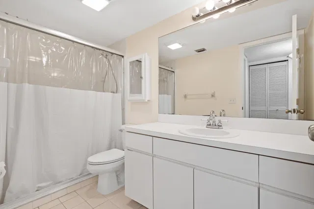 Unit 402 photo 19