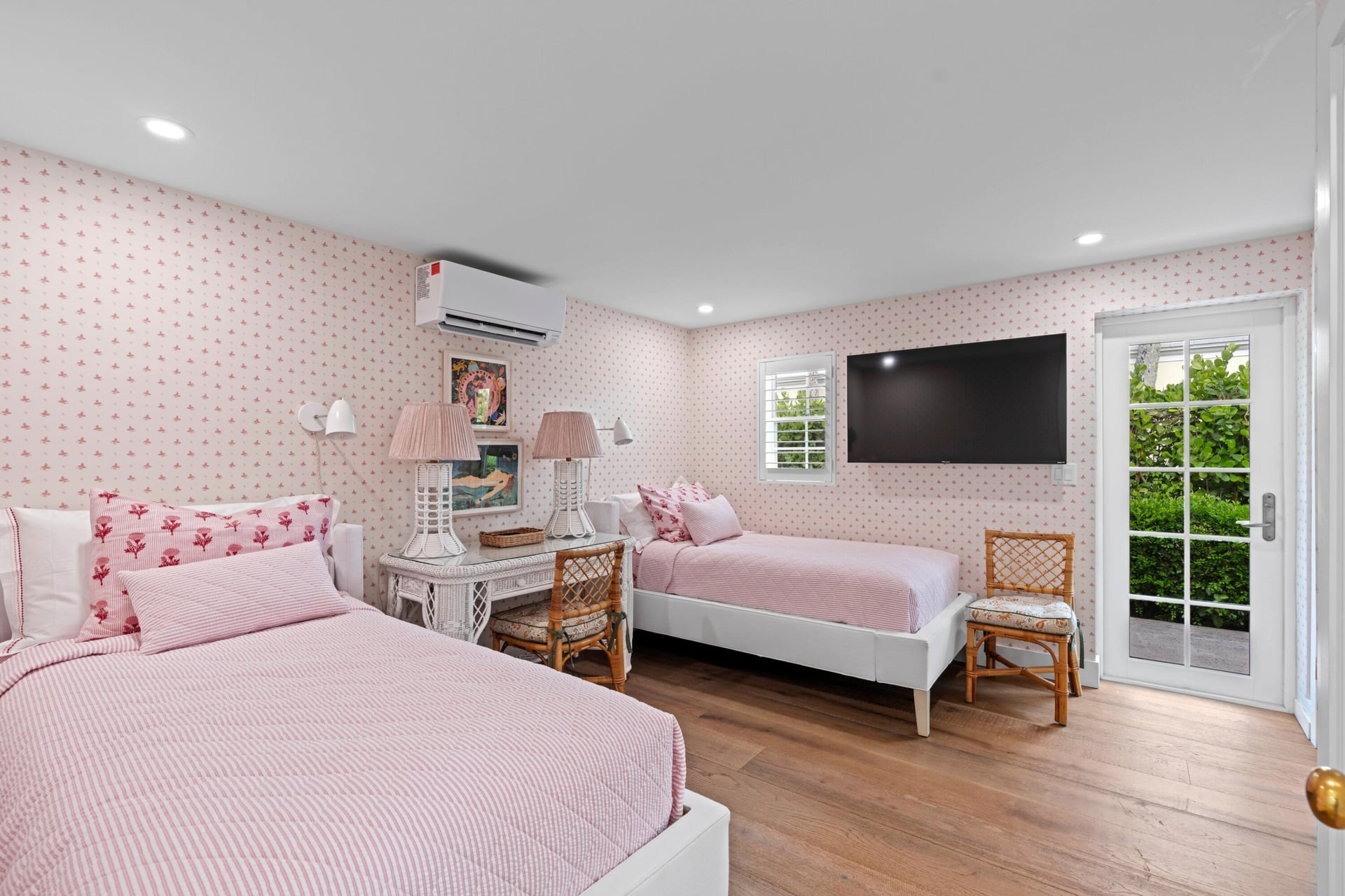 Unit 102 photo 18