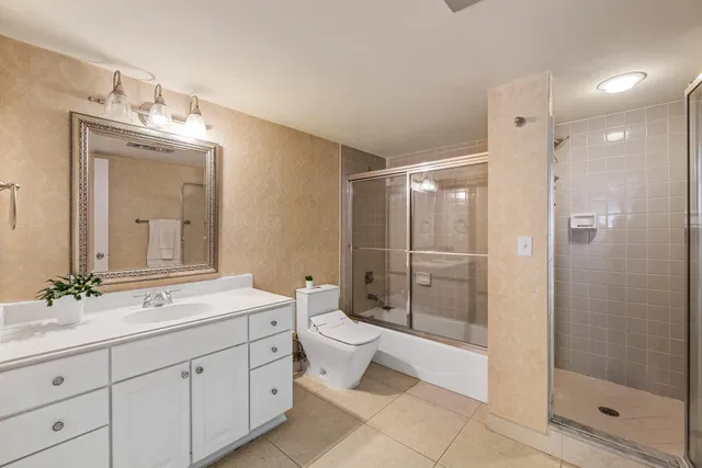 Unit B102 photo 18