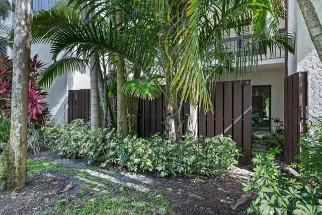 Unit B102 photo 23