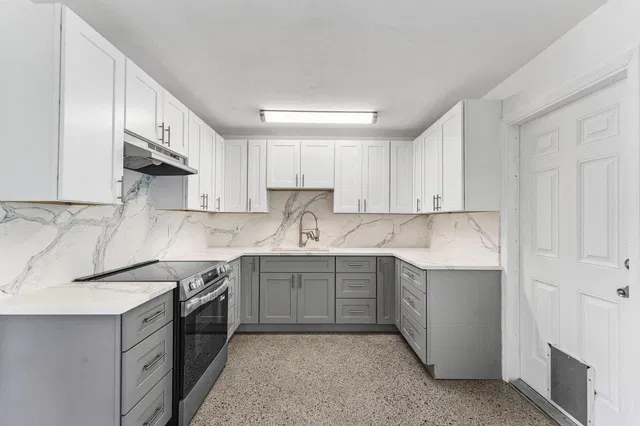 Residence photo 12