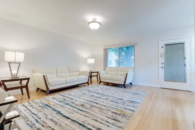 Unit 509 photo 15