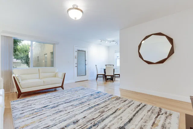 Unit 509 photo 16